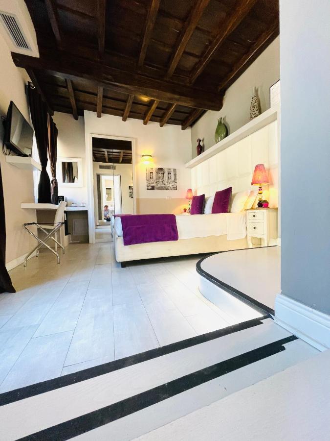 Town House Spagna- Luxury Rooms With Jacuzzi Bath Roma Exterior foto