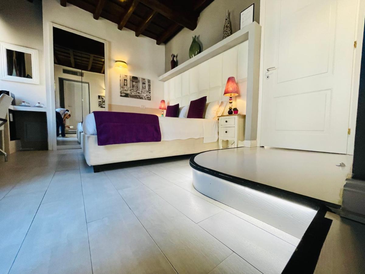 Town House Spagna- Luxury Rooms With Jacuzzi Bath Roma Exterior foto