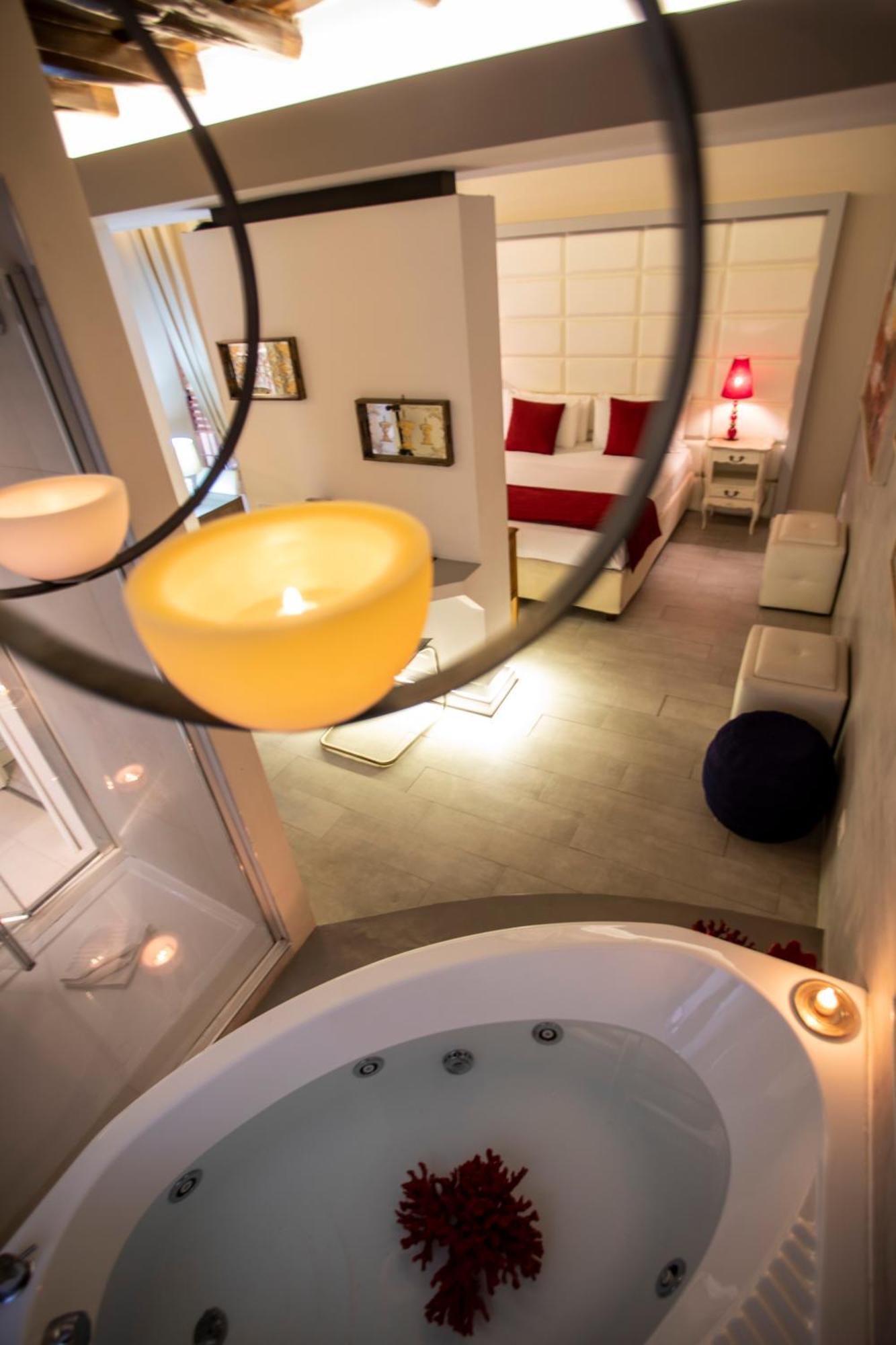 Town House Spagna- Luxury Rooms With Jacuzzi Bath Roma Exterior foto